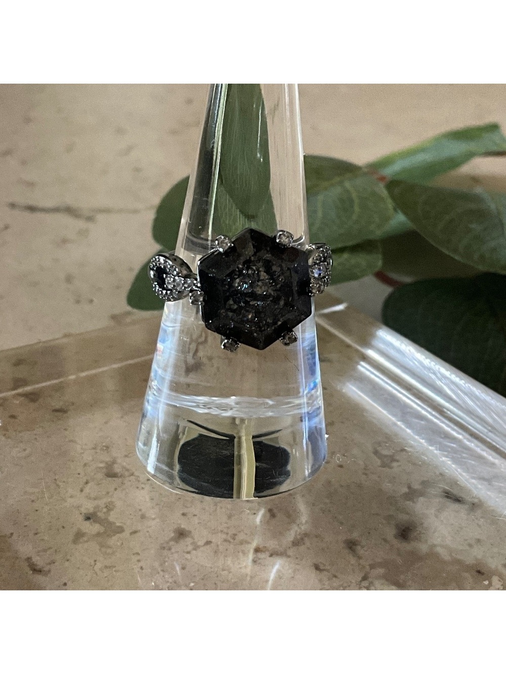 Ring Bomb Party Magestic Trinity Black Ice Crystal Ring